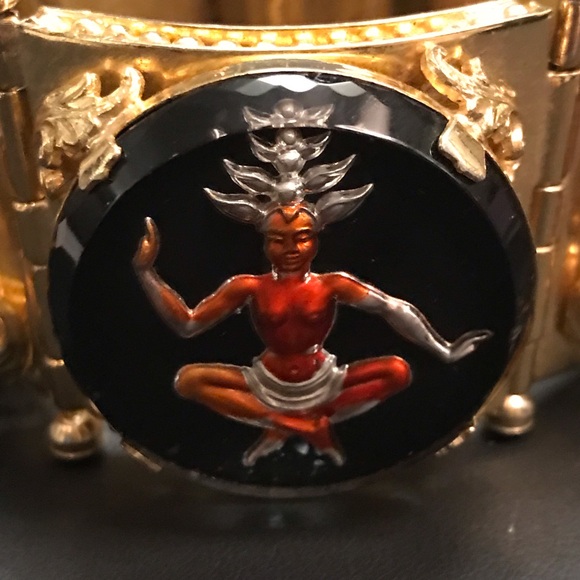 Siam Dancer Itaglios Heavy Goldtone Bracelet - Picture 5 of 12